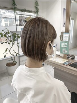 アッシュ 鶴ヶ峰1号店(Ash) 【大人シンプルボブ】