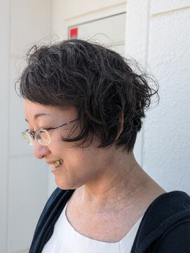 ケーオーエスビューティー(K O S beauty) カーリーショートヘア！