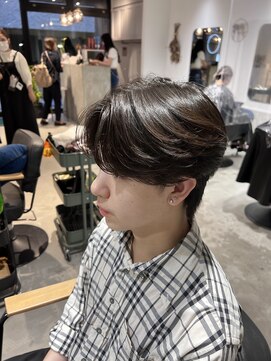 ネオリーブクレア 綱島店(Neolive Krea) 韓国風センターパート