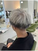 ホワイトカラー×ブラック裾カラー