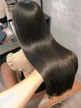 バズ サッポロ バイ フィーネ(BuzZ sapporo by Fi-Ne) 明るくできるブルーブラック髪質改善トリートメント