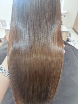 酸性ストレートで自然な艶髪に♪