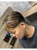 スウェルホワイト(SWELL WHITE) ハイライトカラー×テーパーフェード