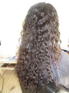 コア フィール ア デイ(COIFFURE A DAY) ツイストスパイラルパーマ