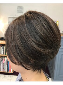 フロラクロマ 上通NEWS裏(FLORACHROMA) ショートボブ