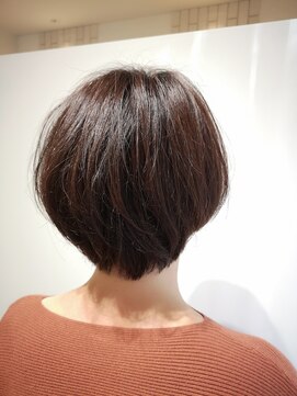 ラヒュー(LAUGHIEW) やわらかふんわりショートボブ