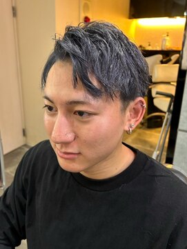 ディスイズバーバー(THIS IS BARBER) アッシュブルー　ツーブロック　爽やか　アップバング【札幌】