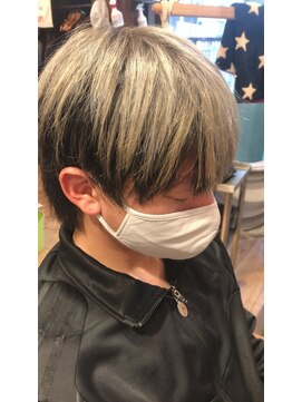 レア(Le'a) ハイトーンシルバーカラー