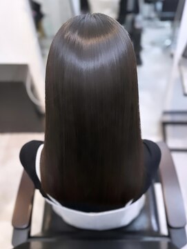 シンカ(shinka) shinkaストレート(髪質改善縮毛)＋艶出しトリートメント