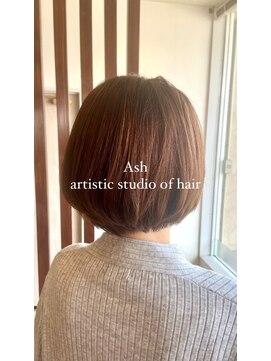 アッシュ アーティスティック スタジオ オブ ヘア(Ash artistic studio of hair) ショートヘア×前髪無し