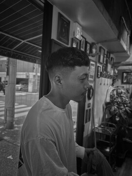 カムレイドフォーライフ(COMRADE 4 LIFE) 癖毛を活かしたクロップ　担当松尾