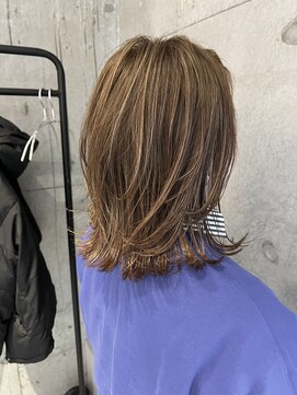 プラスシー(+C) ハイライトでアッシュベージュカラー！福岡ハイライト