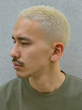 メンズルシードスタイルベル(mens LUCIDO STYLE BELLE) スキンフェードアップバングバーバースタイル金髪ボウズ