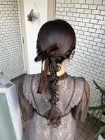 フェリーチェ(Felice)&nbsp;編みおろし ローポニー タイトアレンジ 参列ヘア イベントヘア