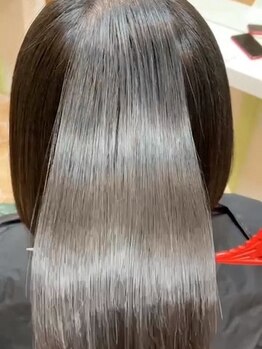 ロジャ フェリース(loja feliz)の写真/柔らかく透明感のある、輝くうるツヤ髪に*本格髪質改善でダメージを髪の芯から補修!髪質改善トリートメント