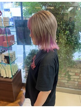 ファーレンピュアスウィート(fahren-pure-suite) ウルフカットセクションカラーbeige×ピンク