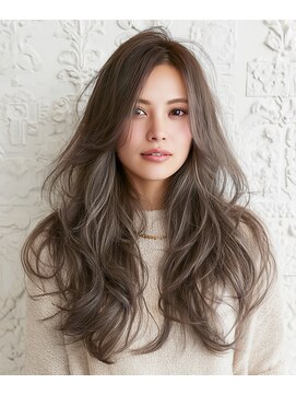 ボリューム感シルバーグレージュロングヘアー
