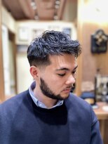 フォーコーナーズ(Four Corners)&nbsp;大人スキンフェードツーブロック刈り上げマンバン30代40代