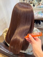 オススメメニュー：カラーと同時に髪質改善！うるツヤが増す艶カラー♪
