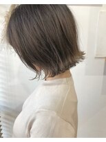ヘアデザイン ソラ(Sola) ツヤ髪透明感ホワイトベージュ 外ハネショートボブ