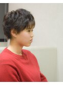 ゆるめのパーマショートヘア