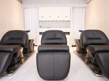 フルフラットの最高級シャンプー台で夢心地♪ラグジュアリーな空間で癒し時間をご提供致します♪【韓国風】