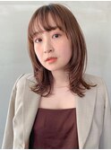顔まわりレイヤーカット × ブラウンベージュ