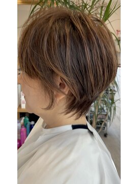 サニーツリー(Sunny tree) ショートボブにハイライト