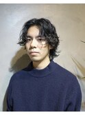 外国人風カーリーパーマセンターパートウルフ　3【影山】