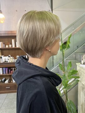 ヘアーデザイン アルエ(HAIR×design ARUE) ホワイトブロンド