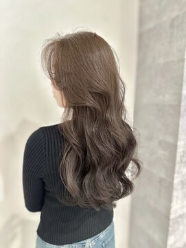 アンダーバーホワイト(_WHITE) ロングヘアレイヤーカット 透明感カラーオリーブグレージュ