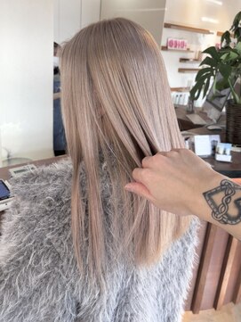 ラフ バイ マグ 南松本(R.A.F. by Mag) ミルクティーホワイトベージュグレージュ