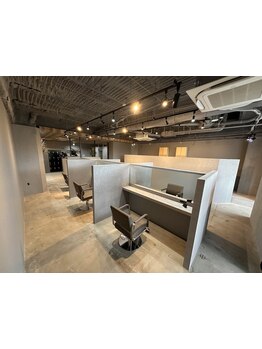 全席半個室の贅沢空間◎周りを気にせずあなただけの特別なサロンタイムをお過ごしください♪