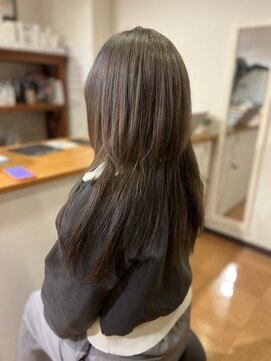 グレージュ×クラゲカット