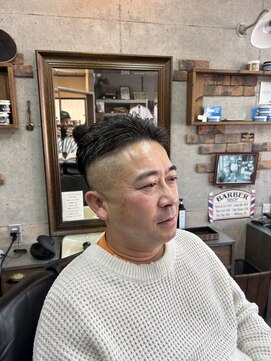 アールズ ヘア(R's hair) MEN’S HAIR/サーフカール/刈り上げセンターパート/印西