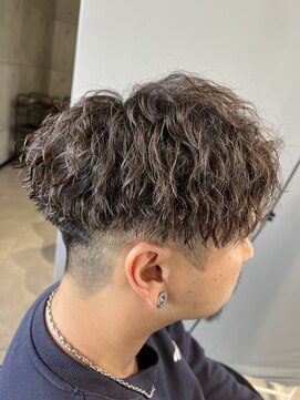 シス(sisu) ツイストスパイラルパーマ