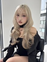 ランテルディ 渋谷(LANTERDIT)&nbsp;レイヤーカット ハイトーン ホワイトベージュ