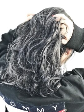 アマンドール(Aman D'or) グレイコントラストハイライト