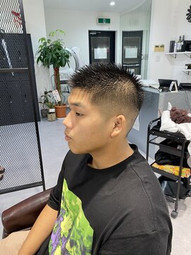 カルロイースタイル(CARLO e-style) フェードカット