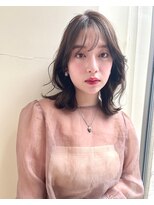 ビュートリアム265(BEAUTRIUM 265) 外ハネミディアム くびれヘア レイヤーカット オリーブベージュ