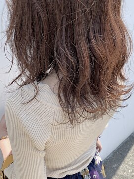 リトルガーデン(Little Garden) ベリーピンク/ピンクブラウンでフェミニン抜け感セミディ/無造作