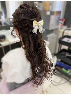 ビゼ 梅田(BIZE) ハーフアップ