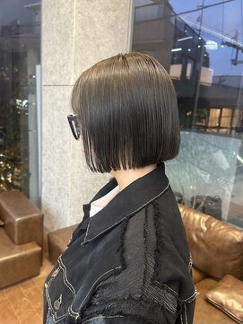 マザー(MOTHER) オリーブグレージュ/切りっぱなしbob