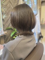 ポポニコ(poponico)&nbsp;くびれボブ×グレイヘアーアッシュブラウン