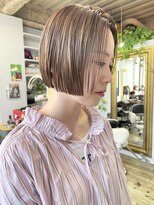 ヌード(NUDE)&nbsp;NUDE ケアブリーチ ダブルカラー ハイトーン切りっぱなしボブ