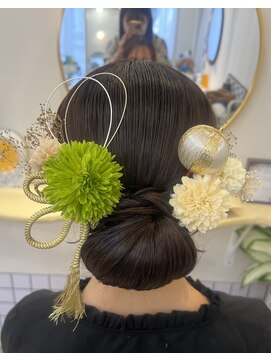 ヘアメイクアンドセットサロン リッコ(Hair make&set salon Ricco) 【梅田ヘアセットサロン】キレイめつるんとタイトシニヨン