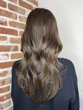 エニー 栄(Any) 韓国レイヤー×オリーブブラウン