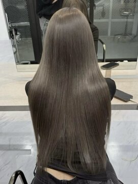 ロング　ケアブリーチ　ミルクティーベージュ　顔まわり　10代