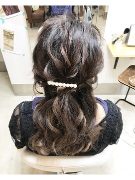 ヘアアンドメイクフリッシュ(HAIR&MAKE FRISCH) カジュアルアレンジ22