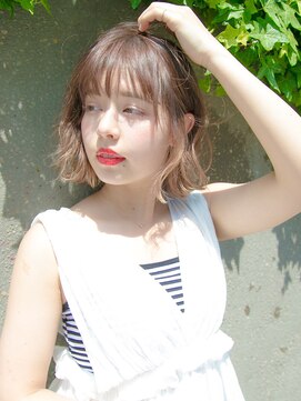 ルティア(Lutia) シースルーバング 切りっぱなしボブ アッシュベージュ